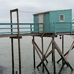 Le 130 Mobile à Sur Gironde Au L'escale *